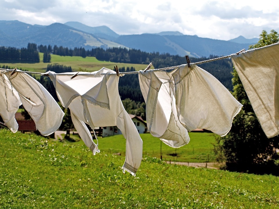 風に揺れる洗濯物